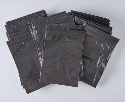 Пакет с замком Zip-Lock (Зип лок), 13х17 см, сверхпрочный, 60 мкм, черный металлик, 100 шт.