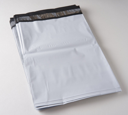 Курьерский пакет (сейф пакет), 240х320+40, с клеевым клапаном, без кармана, 60 мкм, 1000 шт.