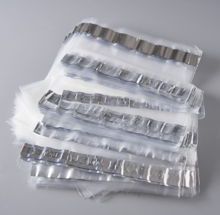 Курьерский пакет, ПРОЗРАЧНЫЙ, 200х400+40 мм, с клеевым клапаном, 30 мкм. (сейф пакет) 400 шт.