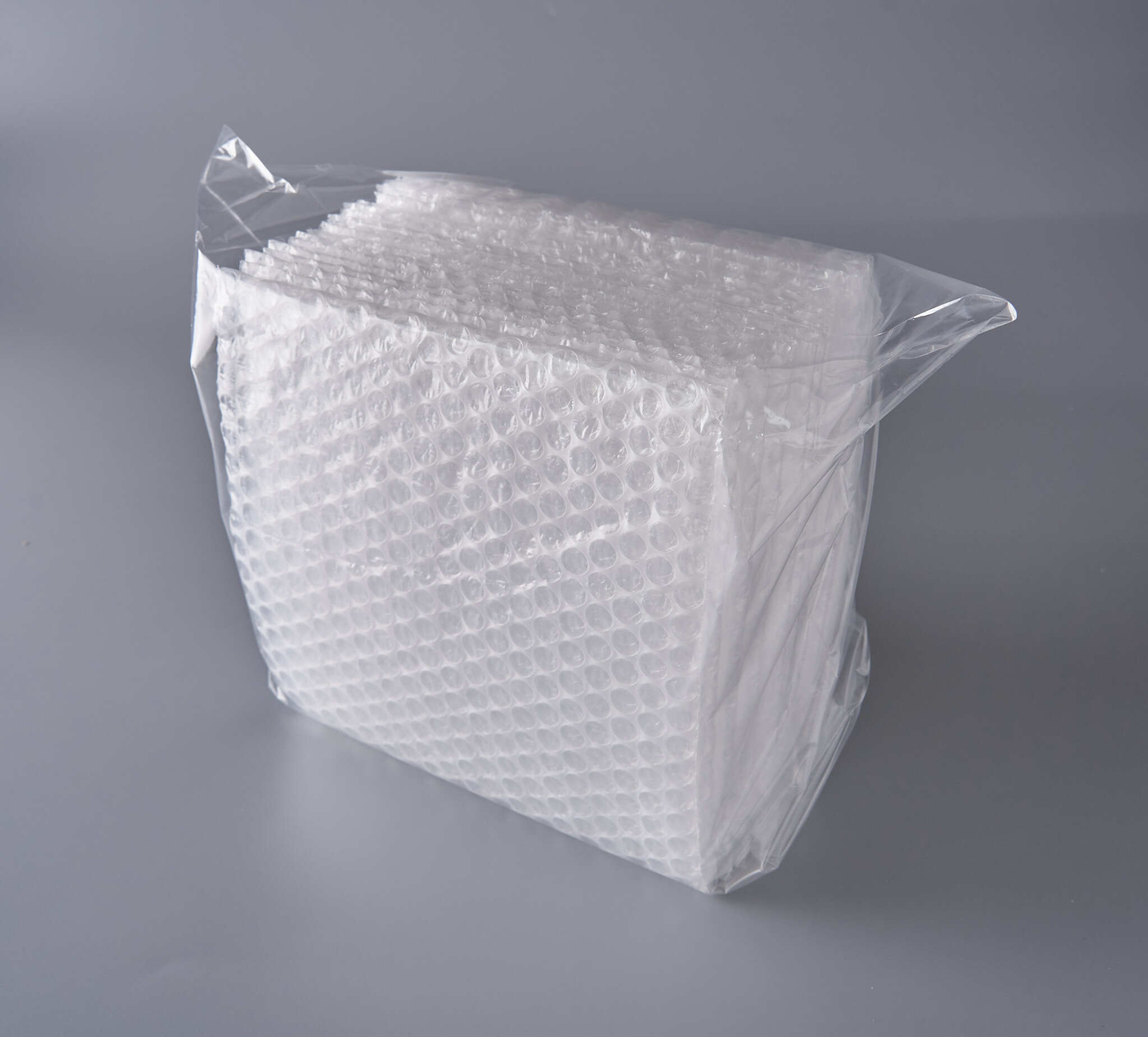 Пакет воздушно-пузырчатый (ВПП, пузырьковый, пупырчатый), 20х20 см, трехслойный, плотность пленки 60 гр/м, 1000 шт.